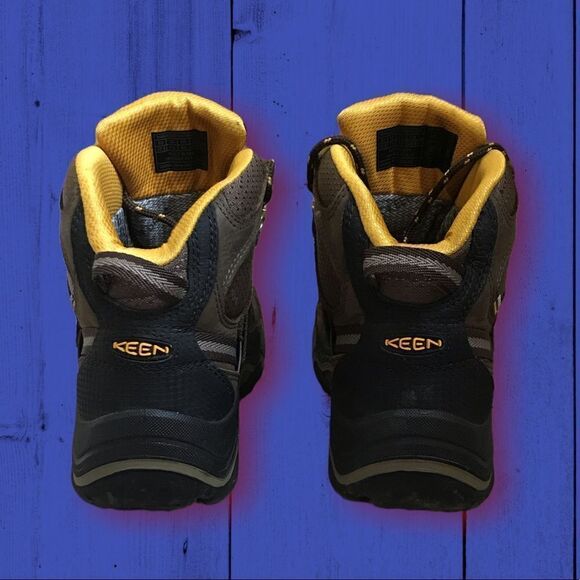 Keen Women Size 7 Hiking Boots (Durand 2)! - Picture 2 of 5